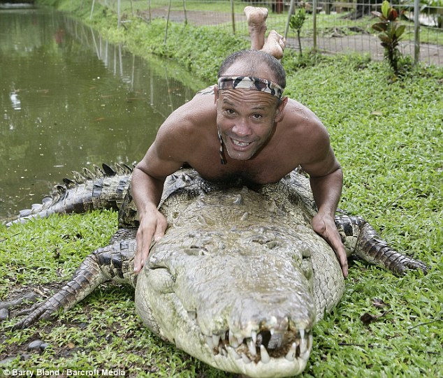 Crocodile crazy: The man who enjoys giving his dangerous 'companion' kisses  and cuddles – Freshinspirations